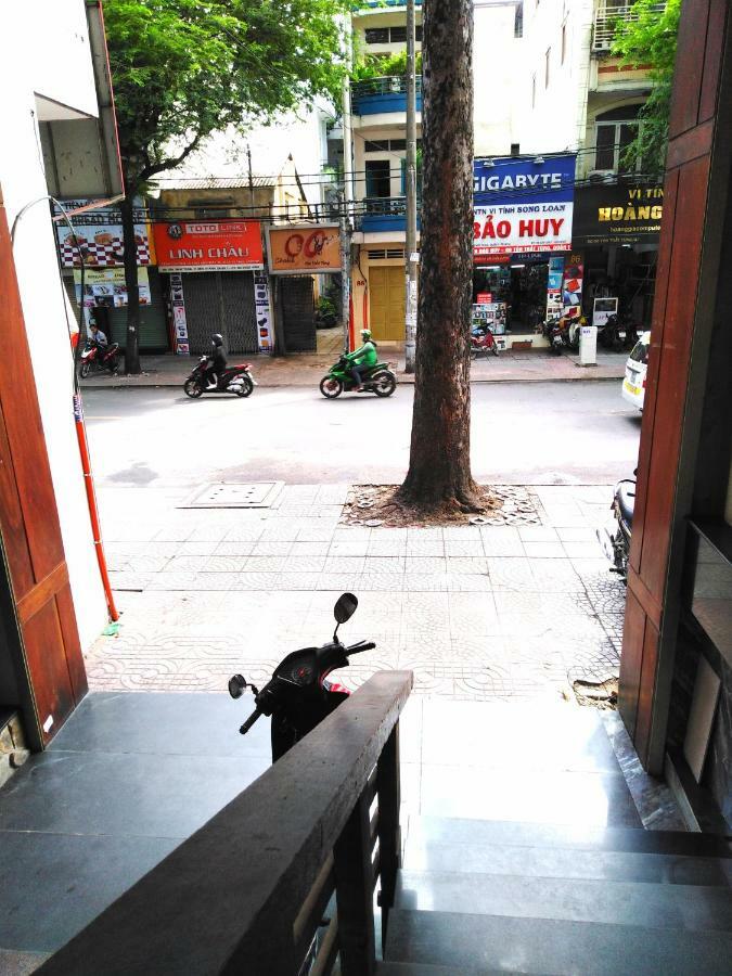 Ở trọ The Dots House
